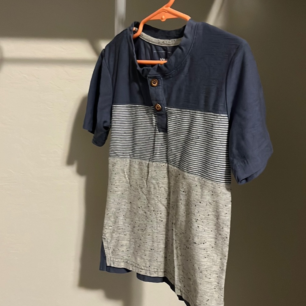 Boys Sonoma shirt size 5